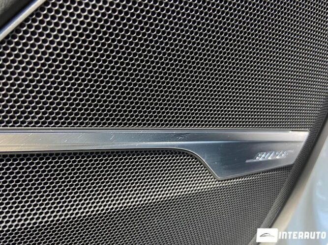 Audi Q7 36 interauto-car