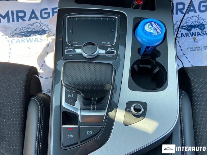 Audi Q7 45 interauto-car
