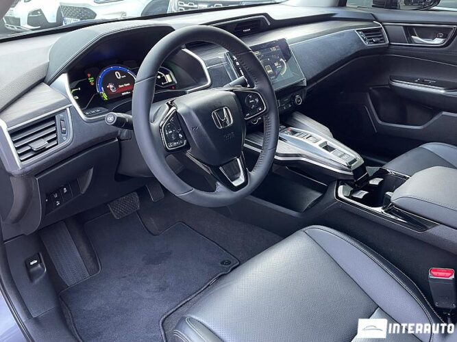Honda Clarity 38 interauto-car