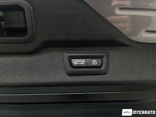 BMW X5 3.0D 70 interauto-car