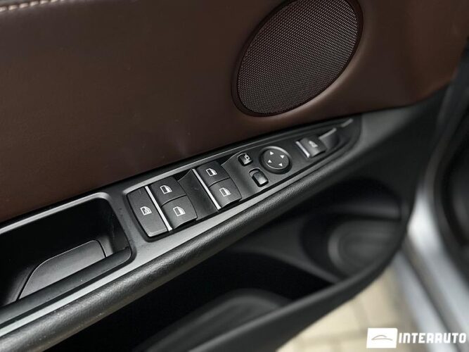 BMW X5 3.0D 53 interauto-car