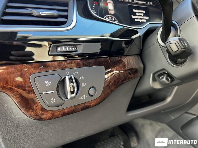 Audi Q7 50 interauto-car