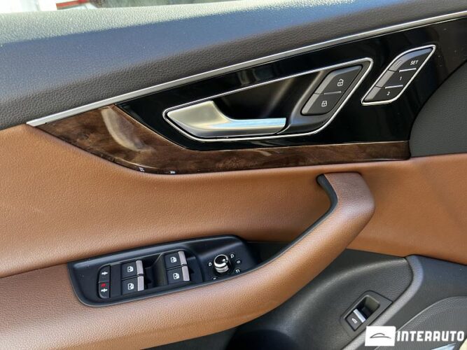 Audi Q7 51 interauto-car