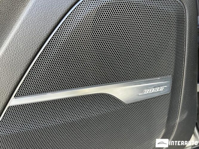 Audi Q7 61 interauto-car