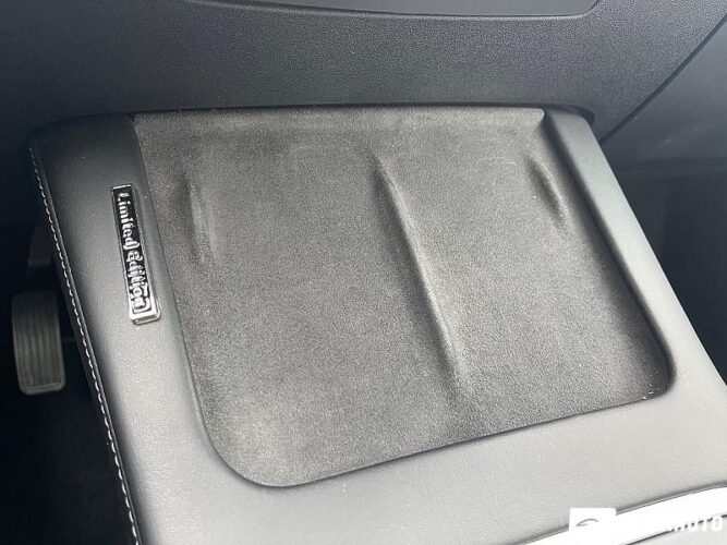 Tesla Model 3 41 interauto-car