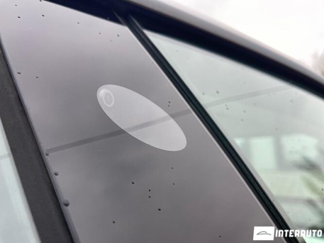 Tesla Model 3 36 interauto-car