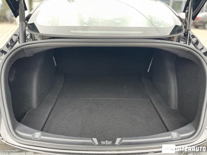 Tesla Model 3 48 interauto-car