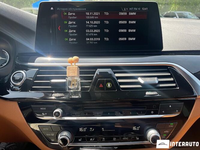 BMW 530e 36 interauto-car