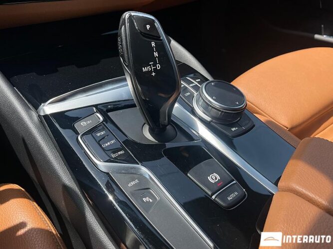 BMW 530e 38 interauto-car