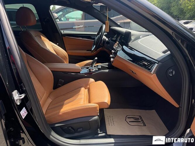 BMW 530e 31 interauto-car