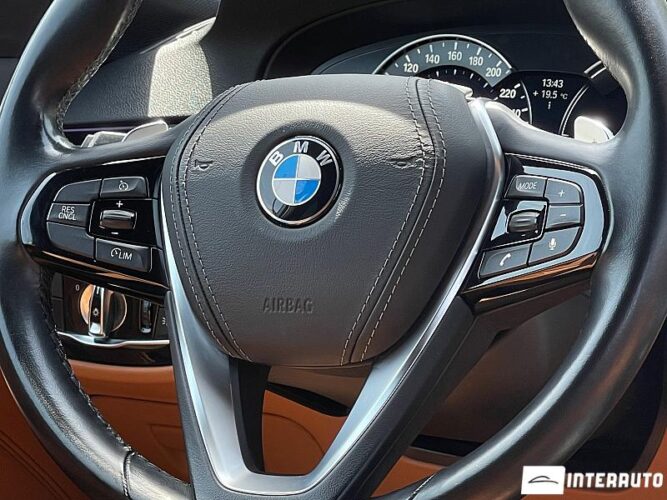 BMW 530e 34 interauto-car