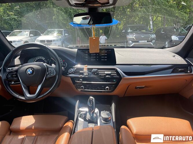BMW 530e 30 interauto-car