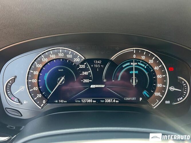 BMW 530e 35 interauto-car