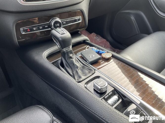 Volvo XC 90 46 interauto-car