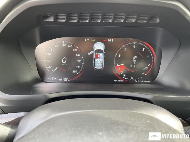 Volvo XC 90 42 interauto-car