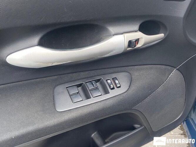 Toyota Auris 34 interauto-car