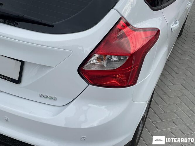 Ford Focus 33 interauto-car