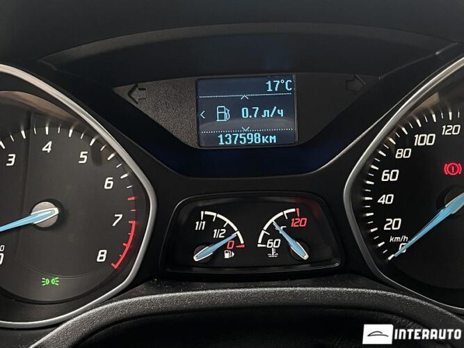 Ford Focus 43 interauto-car