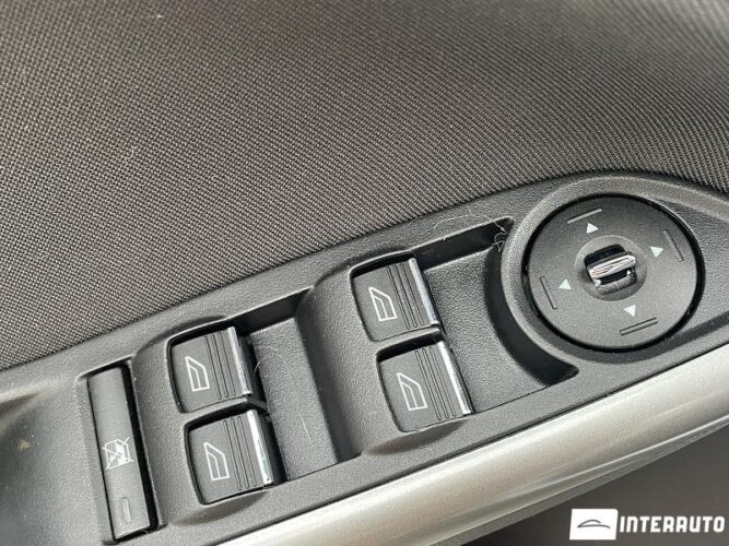 Ford Focus 40 interauto-car
