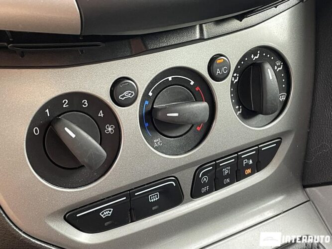 Ford Focus 47 interauto-car