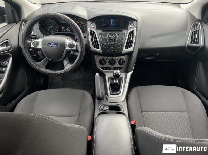 Ford Focus 44 interauto-car