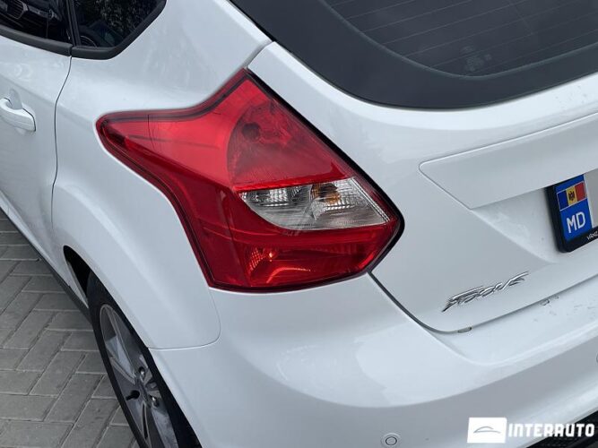 Ford Focus 38 interauto-car