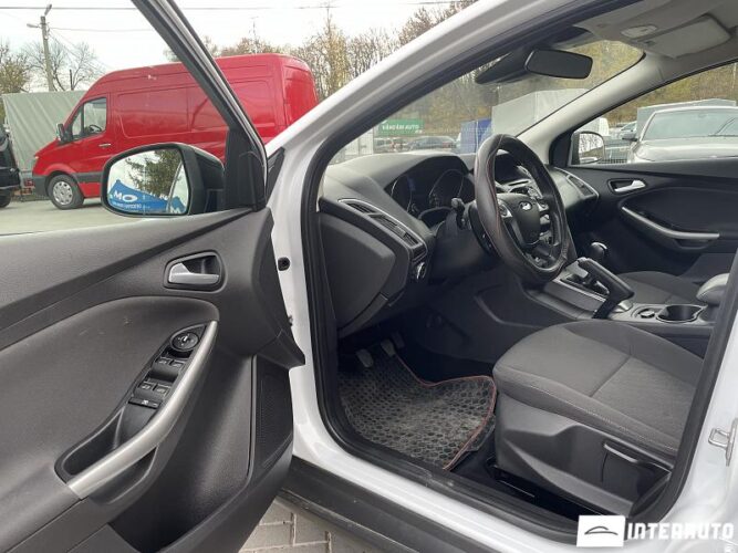 Ford Focus 39 interauto-car