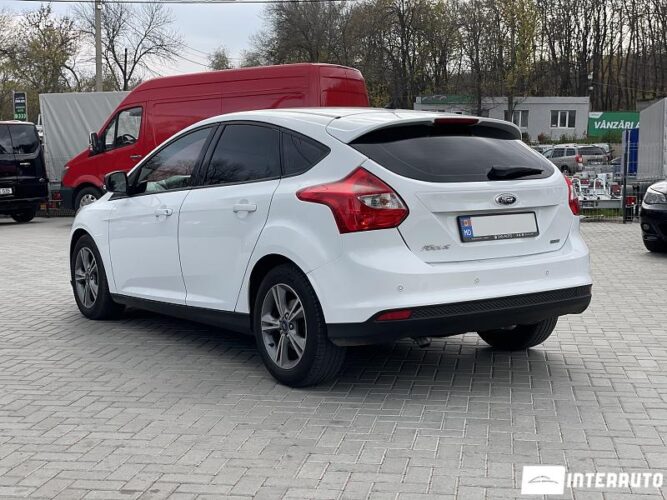 Ford Focus 37 interauto-car