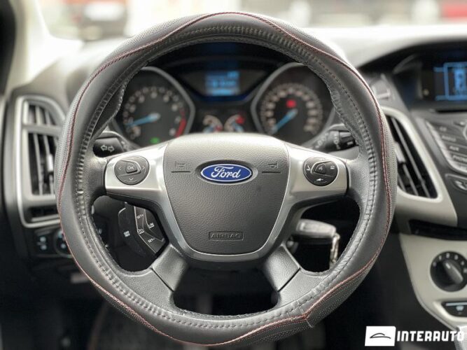 Ford Focus 42 interauto-car