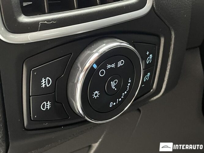 Ford Focus 41 interauto-car