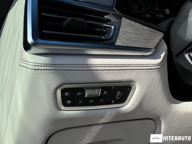BMW X7 3.0d 48 interauto-car