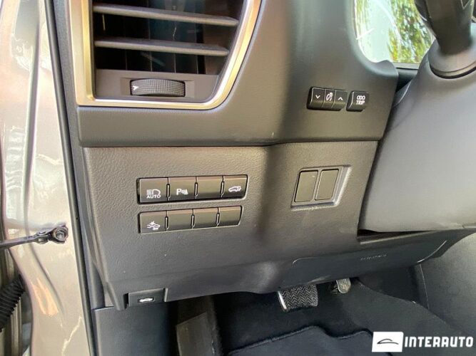 Lexus NX 300H 37 interauto-car