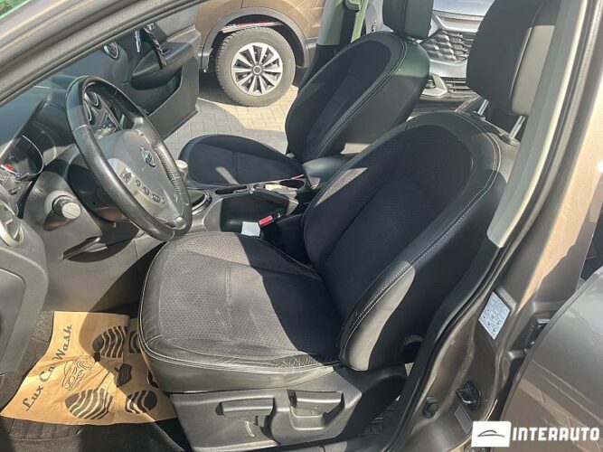 Nissan Qashqai 33 interauto-car