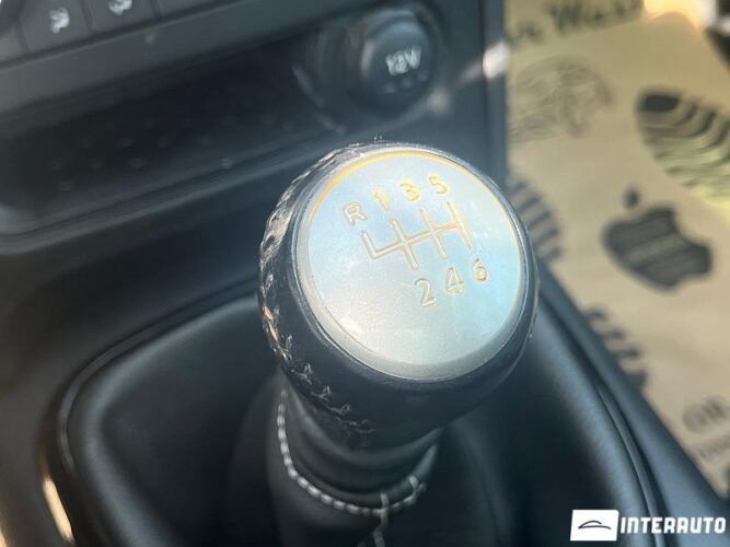 Nissan Qashqai 36 interauto-car