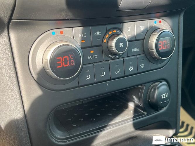 Nissan Qashqai 35 interauto-car