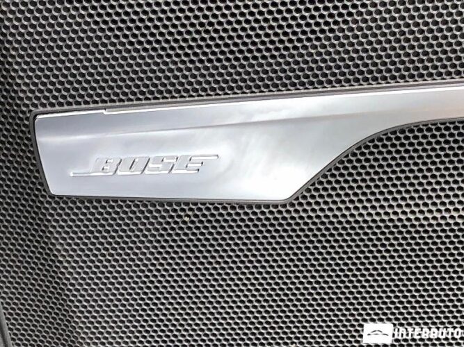 Audi Q7 64 interauto-car