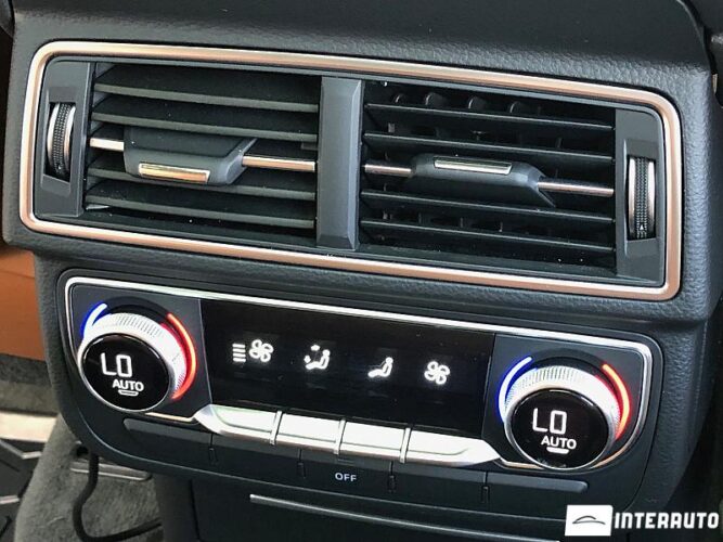 Audi Q7 54 interauto-car