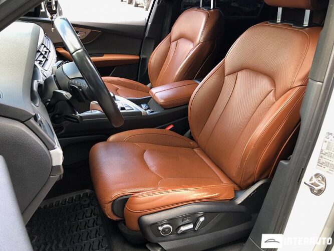 Audi Q7 45 interauto-car
