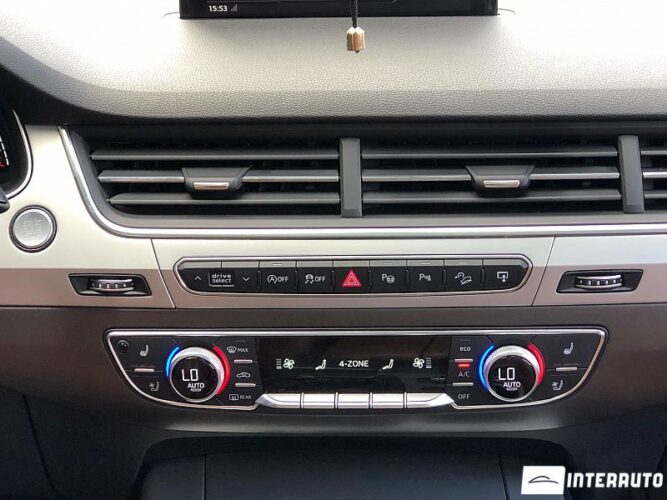 Audi Q7 61 interauto-car