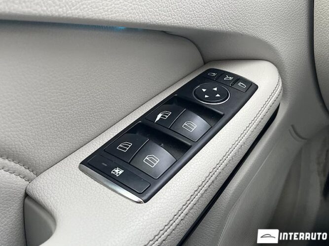 Mercedes E 220 36 interauto-car