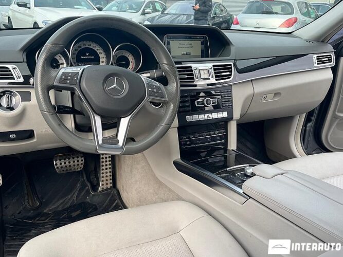 Mercedes E 220 32 interauto-car