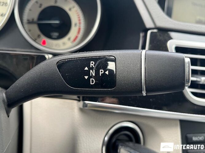 Mercedes E 220 38 interauto-car