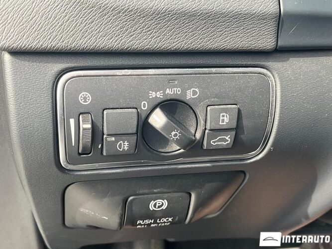 Volvo V 60 43 interauto-car