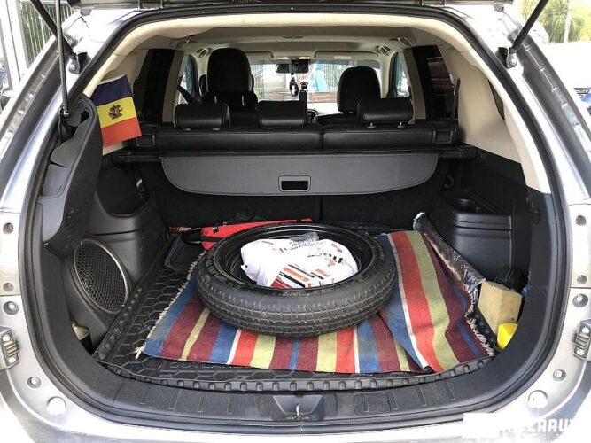 Mitsubishi Outlander 49 interauto-car