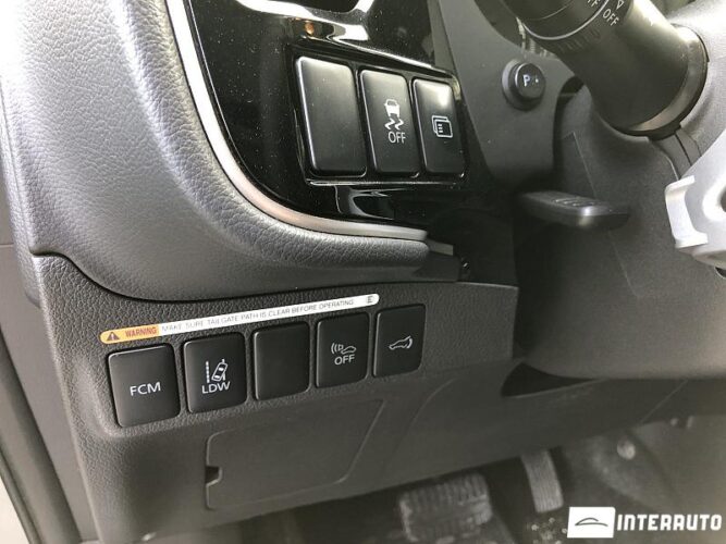 Mitsubishi Outlander 42 interauto-car