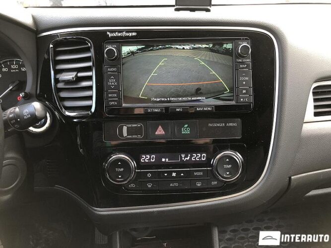 Mitsubishi Outlander 45 interauto-car