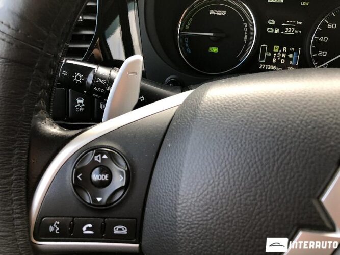 Mitsubishi Outlander 40 interauto-car