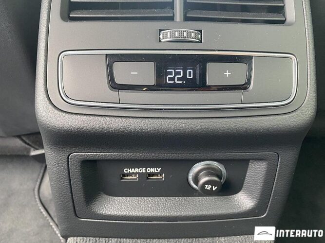 Audi A5 64 interauto-car