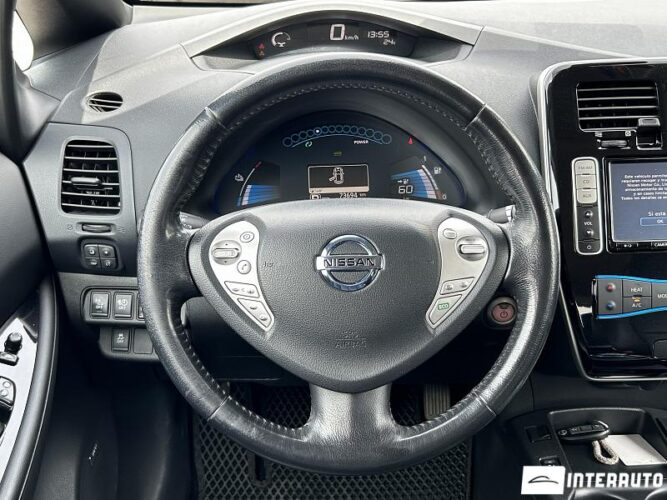 Nissan Leaf 34 interauto-car