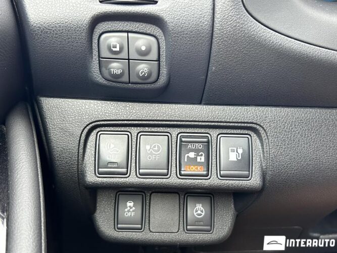 Nissan Leaf 33 interauto-car